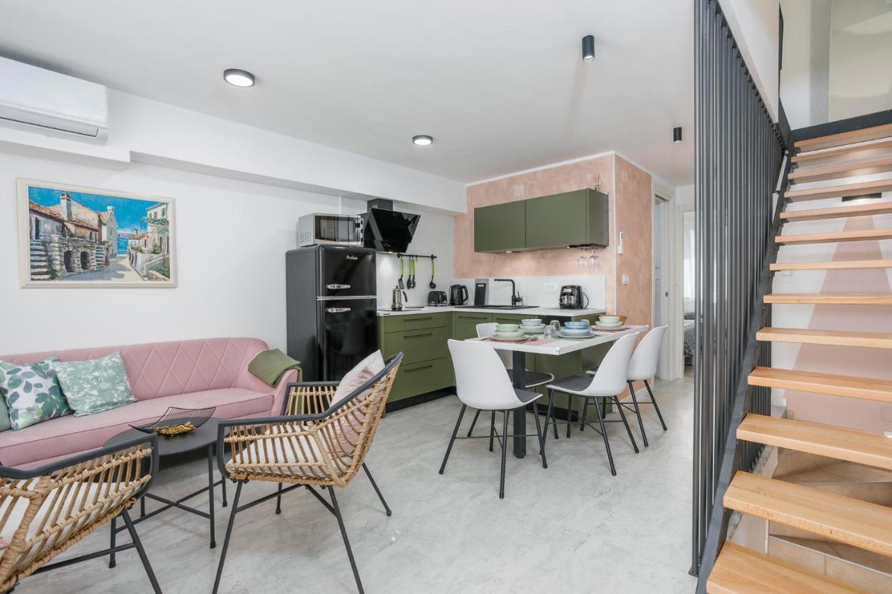 Apartmen Plus U Centru Blizu Plaze Njivice Exterior photo