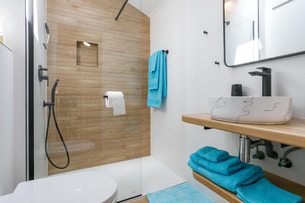 Apartmen Plus U Centru Blizu Plaze Njivice Exterior photo